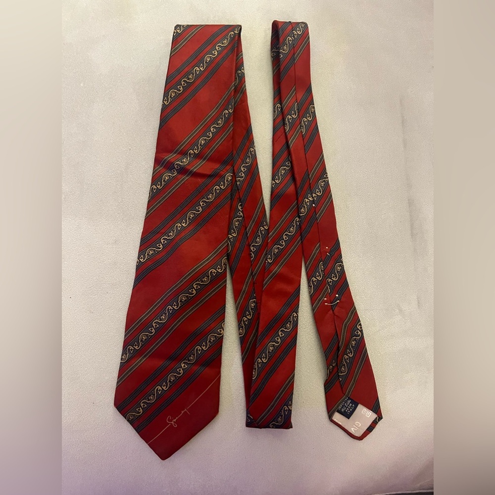Vintage Givenchy Gentlemen Paris Silk Tie Classic Red Patterned